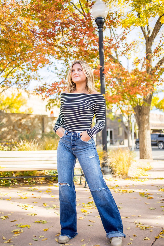 I Fall To Pieces Jeans - Pepper & Pearl Boutique