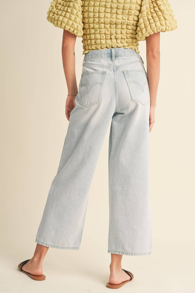 Light Wash Cropped Denim Jeans - Pepper & Pearl Boutique