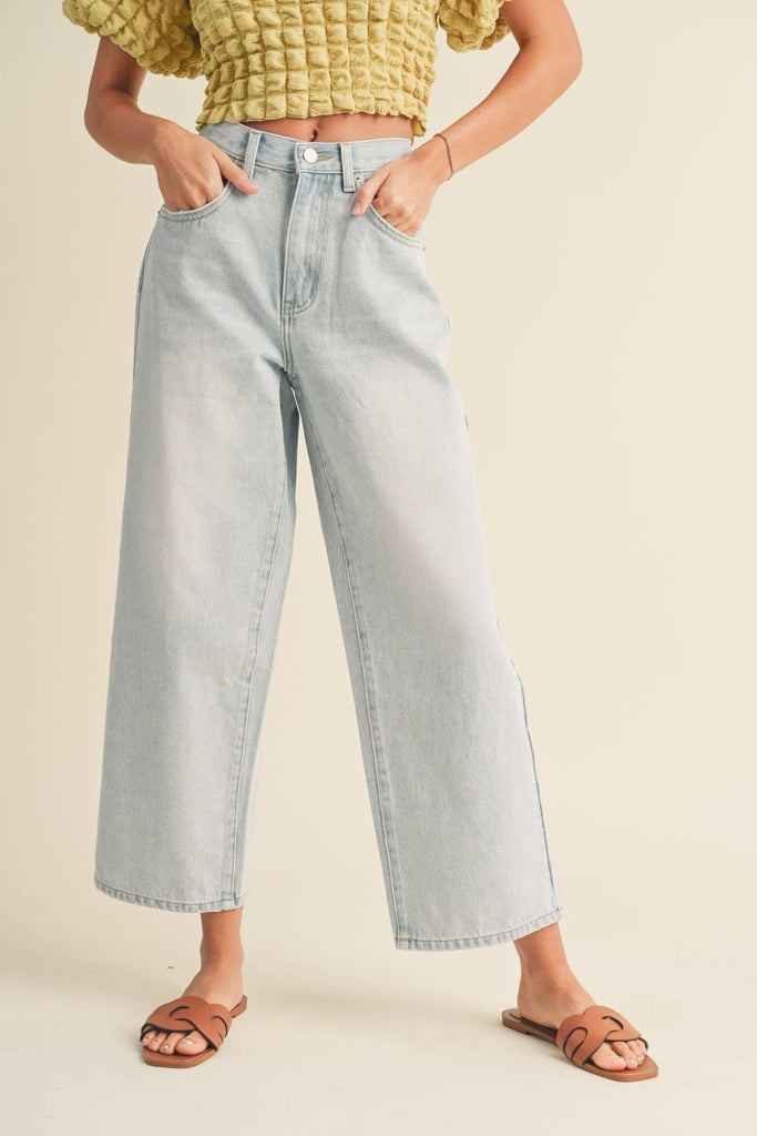 Light Wash Cropped Denim Jeans - Pepper & Pearl Boutique